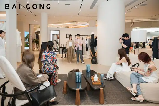 白弓 序•周年，我们各自成形
